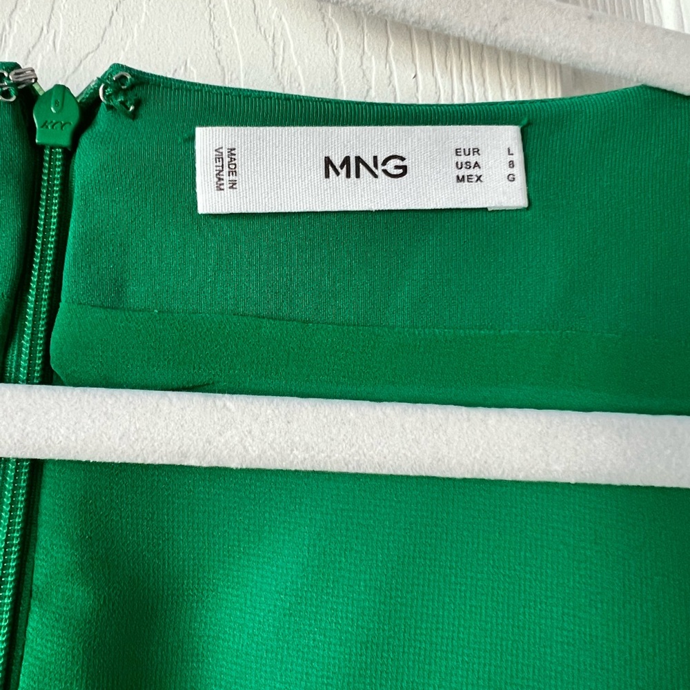 NWOT Bright green long sleeve dress - Picture 2 of 13